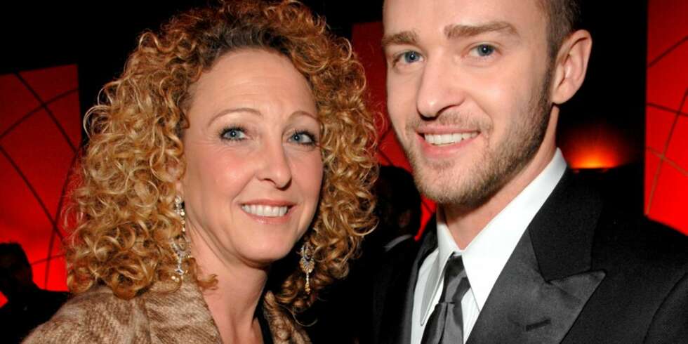 MOR OG SØNN: Justin Timberlake og moren, Lynn Harless. Både Justin og moren mener at 27-åringen begynte å danse allerede da han var i magen til mor. MOR OG SØNN: Justin Timberlake og moren, Lynn Harless. Både Justin og moren mener at 27-åringen begynte å danse allerede da han var i magen til mor.