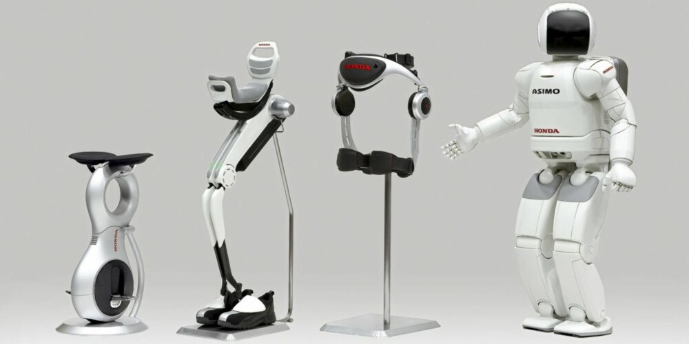 OMVENDT EVOLUSJON: Teknologien bak den menneskelignende roboten Azimo (th) er nå kokt ned til den selvkjørende kontorkrakken U3X (tv). OMVENDT EVOLUSJON: Teknologien bak den menneskelignende roboten Azimo (th) er nå kokt ned til den selvkjørende kontorkrakken U3X (tv).
