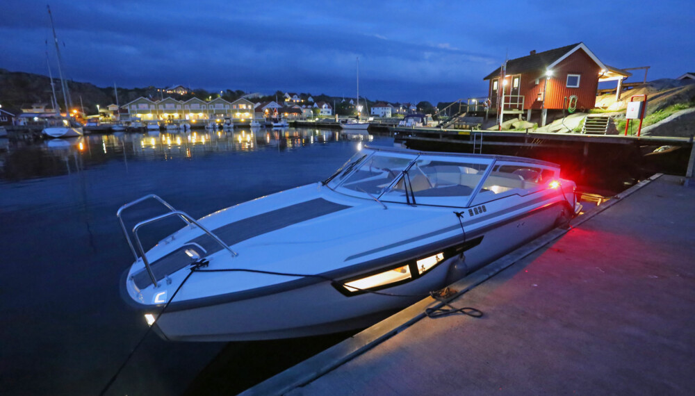 FORTØYD OG FORNØYD: Etter 100 nautiske mil er det på tide å gå til ro, både for båt og skipper. (FOTO: Terje Bjørnsen) FORTØYD OG FORNØYD: Etter 100 nautiske mil er det på tide å gå til ro, både for båt og skipper. (FOTO: Terje Bjørnsen)