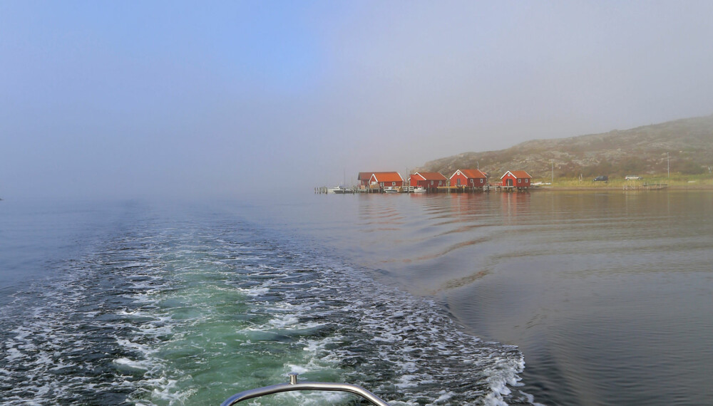 VAKKERT: Høsten har sin egen sjarm, det gir båtturen langs Bohuslänskysten en litt annen dimensjon enn om sommeren. (FOTO: Terje Bjørnsen) VAKKERT: Høsten har sin egen sjarm, det gir båtturen langs Bohuslänskysten en litt annen dimensjon enn om sommeren. (FOTO: Terje Bjørnsen)