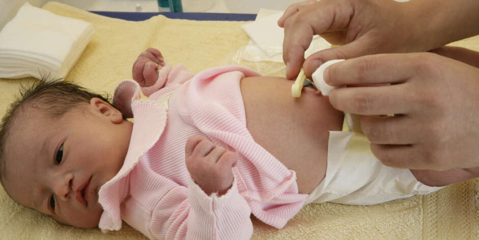 NAVLESTRENG HOS BABY: Vet du hva navlestrengens funksjon er, og hvordan den fungerer i praksis? Her er en stor guide til alt du trenger å vite om babyens navlestreng. Foto: Gettyimages.com. NAVLESTRENG HOS BABY: Vet du hva navlestrengens funksjon er, og hvordan den fungerer i praksis? Her er en stor guide til alt du trenger å vite om babyens navlestreng. Foto: Gettyimages.com.
