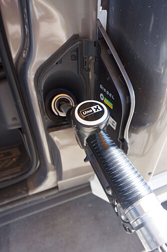 MERKET: Påfyllingen for diesel er godt merket, og befinner seg gjerne nær døren. MERKET: Påfyllingen for diesel er godt merket, og befinner seg gjerne nær døren.