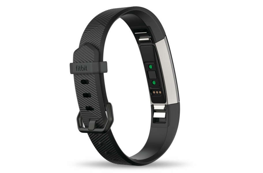 PULSMÅLER: Til tross for en beskjeden størrelse, har Fitbit klart å skvise inn en pulsmåler og syv dagers batterilevetid i Fitbit Alta HR. PULSMÅLER: Til tross for en beskjeden størrelse, har Fitbit klart å skvise inn en pulsmåler og syv dagers batterilevetid i Fitbit Alta HR.