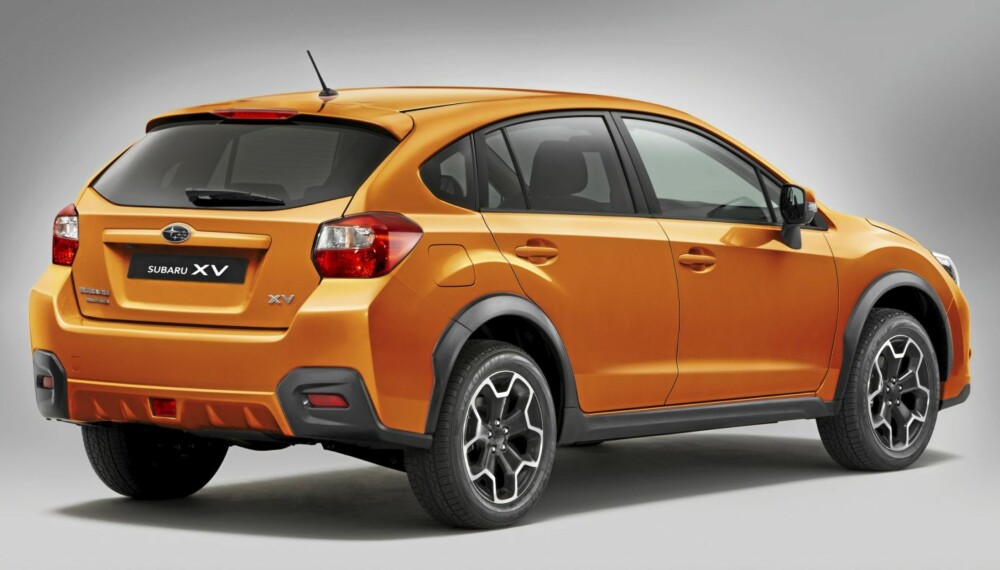CROSSOVER: Subaru skryter selv av bakkeklaringen på sin nye bil. CROSSOVER: Subaru skryter selv av bakkeklaringen på sin nye bil.