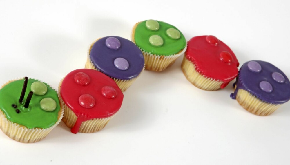 Hadde bare den lille larven aldri mett fått muffins, hadde den kanskje fått stilt sulten? Hadde bare den lille larven aldri mett fått muffins, hadde den kanskje fått stilt sulten?