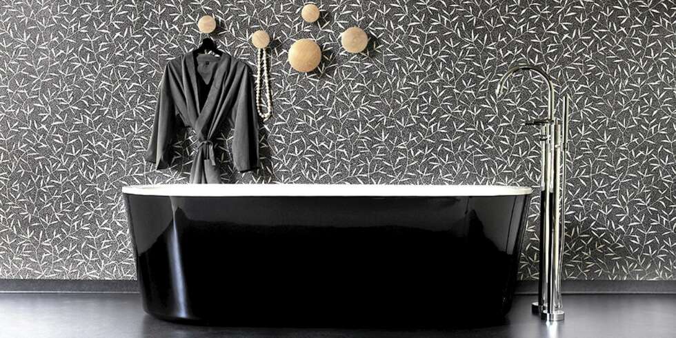 VANNTETT VINYL: Våtromsvinyl er egnet både på gulv og vegg. Bildet viser modellen Aqualon på gulv og Onyx på vegg, begge fra Forbo. VANNTETT VINYL: Våtromsvinyl er egnet både på gulv og vegg. Bildet viser modellen Aqualon på gulv og Onyx på vegg, begge fra Forbo.