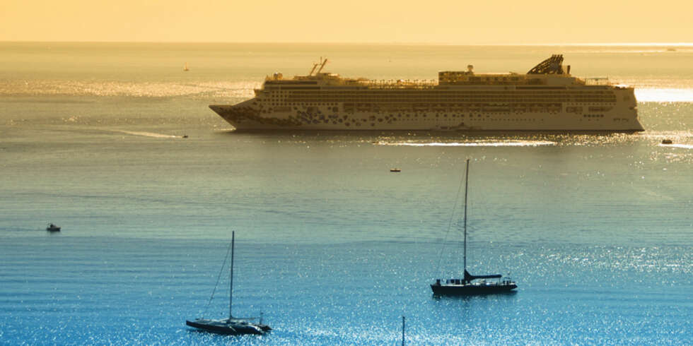 Cruiseferie er ikke bare bare. Cruiseferie er ikke bare bare.
