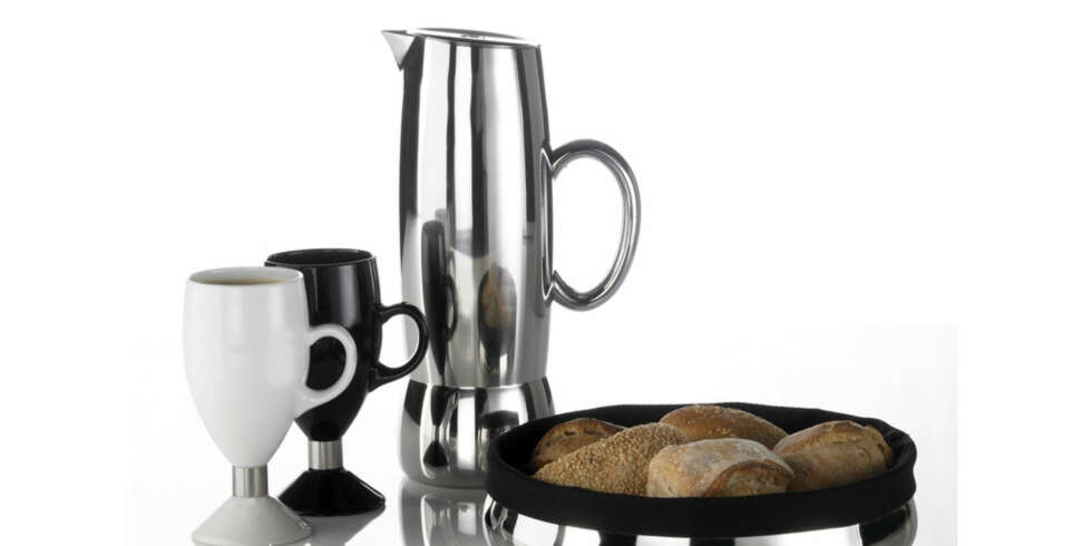Vinn en lekker gavepakke med brødskål, termokanne, krus og eggeglass fra Erik Bagger. Vinn en lekker gavepakke med brødskål, termokanne, krus og eggeglass fra Erik Bagger.