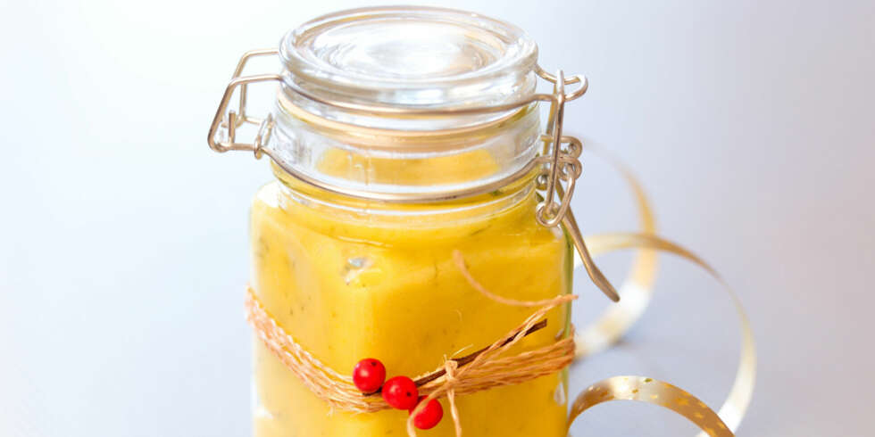 LEMON CURD: Et glass britisk sitronkrem er en lekker liten gave. LEMON CURD: Et glass britisk sitronkrem er en lekker liten gave.