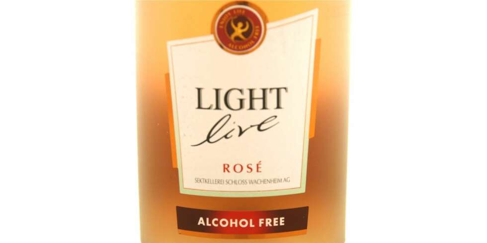 ALKOHOLFRI: Schloss Wachenheim Light Live Sparkling Rosé bør du styre unna. ALKOHOLFRI: Schloss Wachenheim Light Live Sparkling Rosé bør du styre unna.