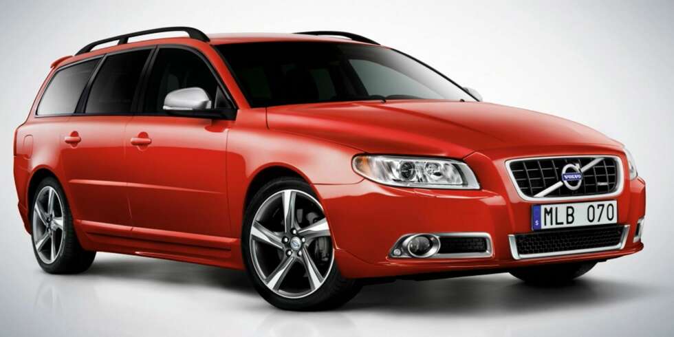 LYXIGT FOLKHEM: Volvo V70 gir deg luksusfølelsen og noe litt ekstra sammenlignet med naboen. LYXIGT FOLKHEM: Volvo V70 gir deg luksusfølelsen og noe litt ekstra sammenlignet med naboen.