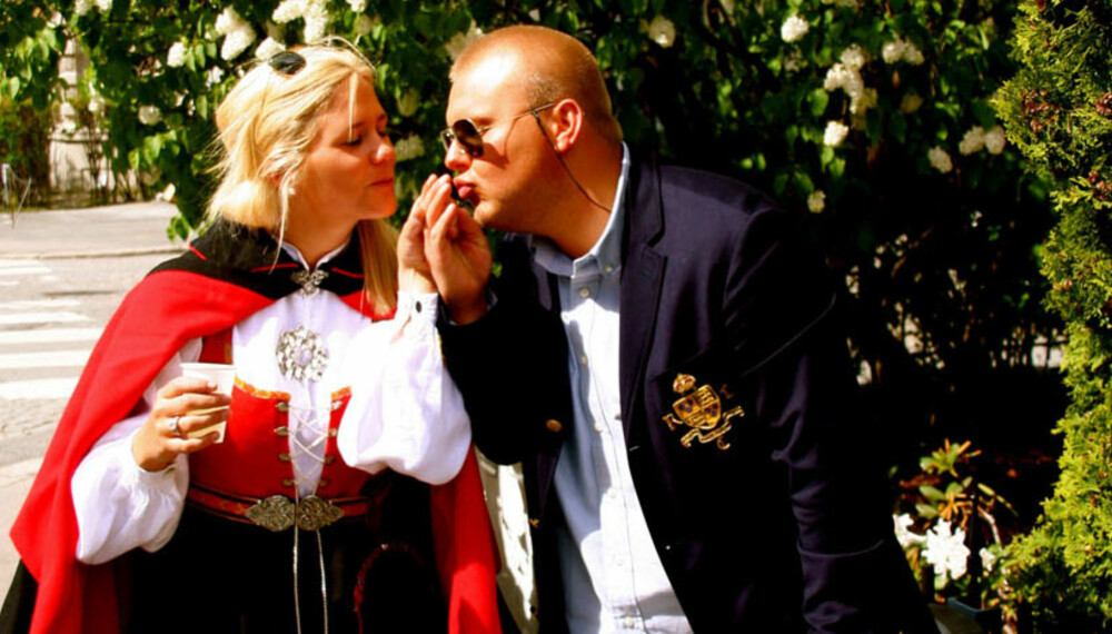 BUNAD: Vestfoldsbunad. BUNAD: Vestfoldsbunad.