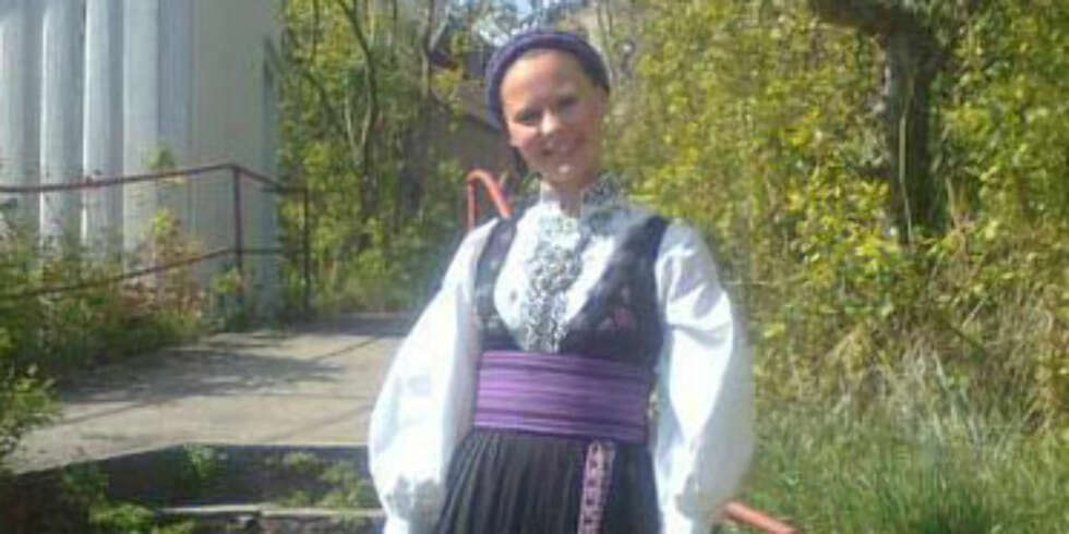 BUNAD: Bøstakk. BUNAD: Bøstakk.