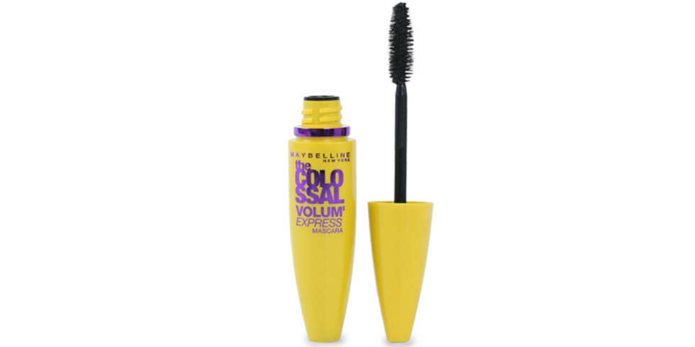 MASCARA: Maybelline Colossal Volume Express. MASCARA: Maybelline Colossal Volume Express.