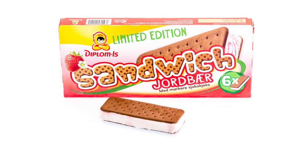 TEST AV ISKREM: Sandwich jordbær TEST AV ISKREM: Sandwich jordbær