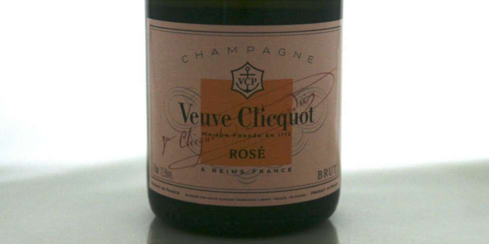 ROSA BOBLER: Veuve Clicquot Rosé Brut. ROSA BOBLER: Veuve Clicquot Rosé Brut.