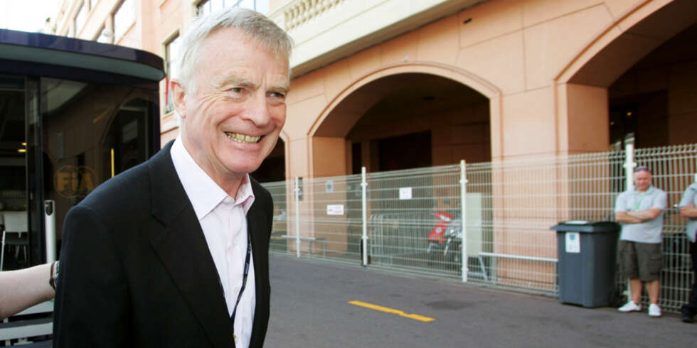 Det har stormet rundt sjefen i det internasjonale bilsportforbundet, Max Mosley, siden avsløringene om at han har bedrevet "nazi-sexleker" med fem prosituerte. Det har stormet rundt sjefen i det internasjonale bilsportforbundet, Max Mosley, siden avsløringene om at han har bedrevet "nazi-sexleker" med fem prosituerte.