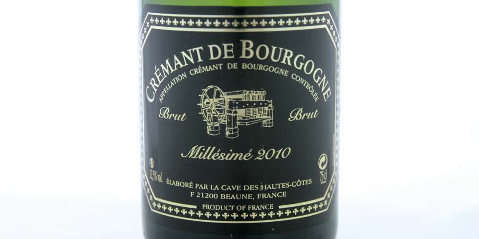 BILLIGE BOBLER: Caves Hautes Côtes Crémant de Bourgogne Brut 2010. BILLIGE BOBLER: Caves Hautes Côtes Crémant de Bourgogne Brut 2010.