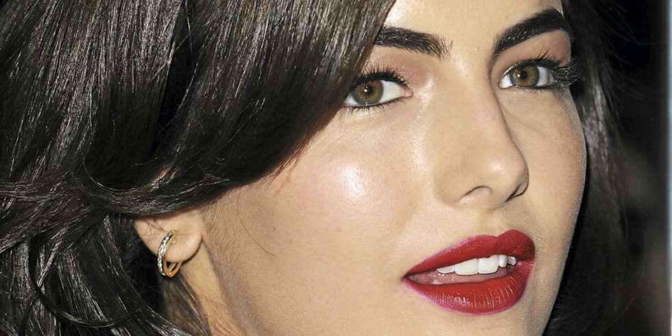 La deg inspirere av vakre Camilla Belle. La deg inspirere av vakre Camilla Belle.