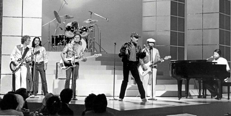 KLASSIKER: Ingenting er vel mer sommer enn The Beach Boys. Her opptrer de på American Bandstand i 1981. KLASSIKER: Ingenting er vel mer sommer enn The Beach Boys. Her opptrer de på American Bandstand i 1981.