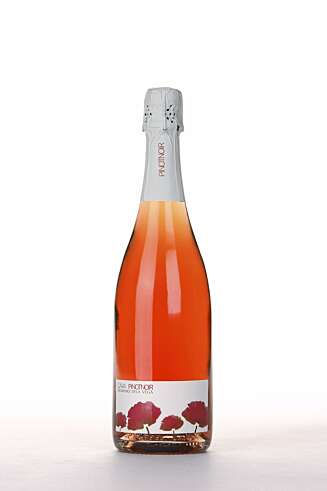 Dominio de la Vega Brut Pinot Noir Dominio de la Vega Brut Pinot Noir