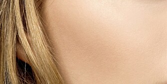 KINNBEIN: Hemmeligheten bak høye kinnbein er highlight oppå og skygge under. Voila! KINNBEIN: Hemmeligheten bak høye kinnbein er highlight oppå og skygge under. Voila!