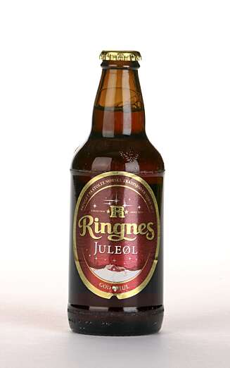LETT OG KORT: Ringnes juleøl dufter mer enn det smaker. Lett og kort. LETT OG KORT: Ringnes juleøl dufter mer enn det smaker. Lett og kort.