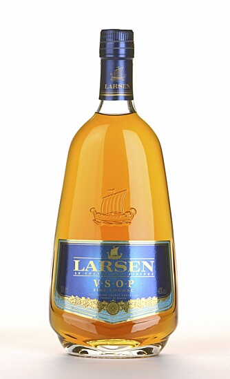 RIK: Larsen V.S.O.P er en rik og krydret cognac. RIK: Larsen V.S.O.P er en rik og krydret cognac.