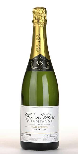 GRØNNE TONER: Pierre Peters Cuvée de Reserve Grand Cru brut er mineralsk på smak og har middels syre. GRØNNE TONER: Pierre Peters Cuvée de Reserve Grand Cru brut er mineralsk på smak og har middels syre.