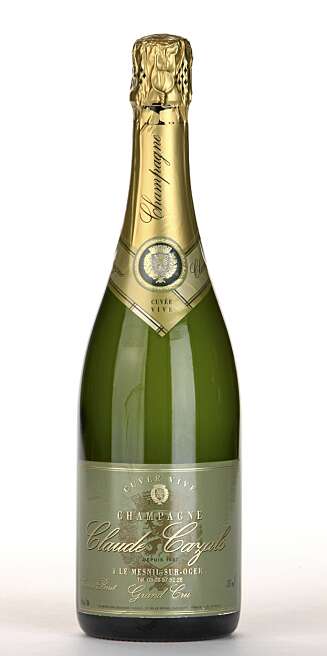 FIN KONSENTRASJON: Claude Cazals Blanc de Blancs Grand Cru Cuvée Vive extra Brut har en fin konsentrasjon og dufter modne gule epler. FIN KONSENTRASJON: Claude Cazals Blanc de Blancs Grand Cru Cuvée Vive extra Brut har en fin konsentrasjon og dufter modne gule epler.