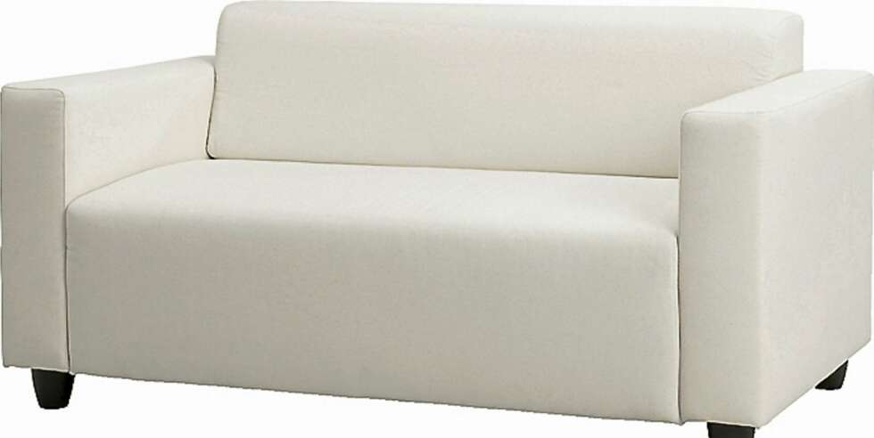 LAVBUDSJETT: Sofaen Klobo fra Ikea, b 146 x d 78 x h 72 cm, kr 995. LAVBUDSJETT: Sofaen Klobo fra Ikea, b 146 x d 78 x h 72 cm, kr 995.