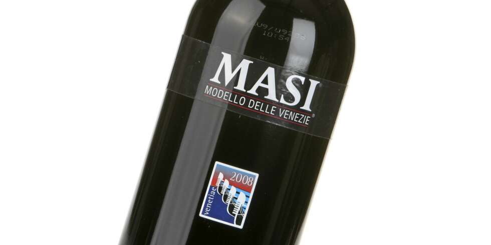 SAFTIG: Masi Modello delle Venezie Rosso 2008 er en rødvin med saftig , ren og frisk bærfrukt i smaken. SAFTIG: Masi Modello delle Venezie Rosso 2008 er en rødvin med saftig , ren og frisk bærfrukt i smaken.
