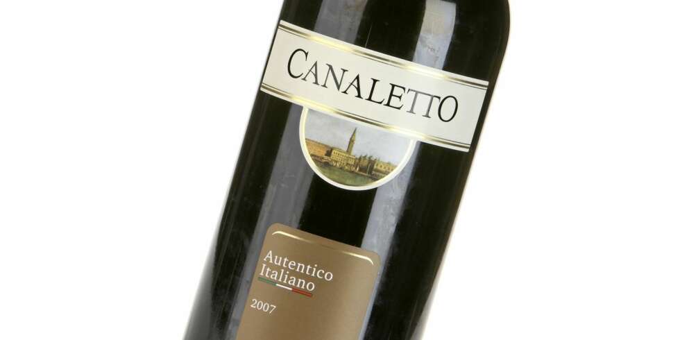 GOD ITALIENER: Canaletto Primitivo 2007 er en god rødvin fra Italia som går helt til topps i testen av de ti mest solgte rødvinene fra Vinmonopolet. GOD ITALIENER: Canaletto Primitivo 2007 er en god rødvin fra Italia som går helt til topps i testen av de ti mest solgte rødvinene fra Vinmonopolet.