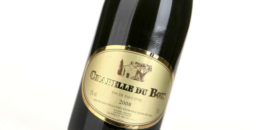 RIK OG SØTLIG FRUKT: Chapelle du Bois 2008 er en rødvin med rik og noe søtlig frukt i smaken. Enkel i stilen. RIK OG SØTLIG FRUKT: Chapelle du Bois 2008 er en rødvin med rik og noe søtlig frukt i smaken. Enkel i stilen.