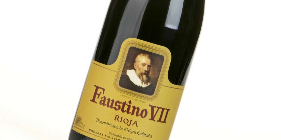 GOD FYLDE: Faustino VII 2007 er en rødvin med markerte tanniner og god fylde. GOD FYLDE: Faustino VII 2007 er en rødvin med markerte tanniner og god fylde.