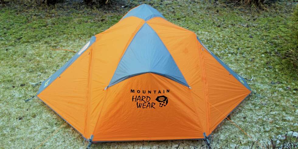 SOLID: Mountain Hardwear Taurine 2 er et stabilt og solid helårstelt som takler tøff vinterbruk. SOLID: Mountain Hardwear Taurine 2 er et stabilt og solid helårstelt som takler tøff vinterbruk.