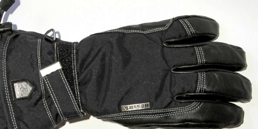 ALLROUNDER: Hestra Leather Classic CZone er middels lange hansker som anbefales. God allrounder til alpin. ALLROUNDER: Hestra Leather Classic CZone er middels lange hansker som anbefales. God allrounder til alpin.