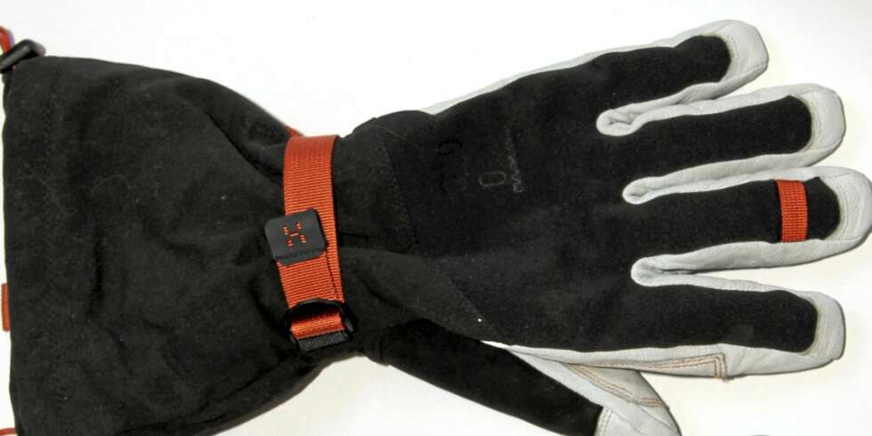 HAGLØFS LINK GTX GLOVE: : Meget slitesterke, lange hansker som isolerer godt. HAGLØFS LINK GTX GLOVE: : Meget slitesterke, lange hansker som isolerer godt.