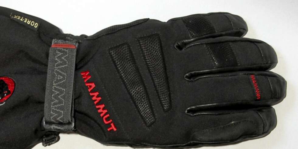 ALLROUNDER: Mammut Extrene Siam GTX Glove er lange og meget gode alpin- allrounderhansker til kalde dager. ALLROUNDER: Mammut Extrene Siam GTX Glove er lange og meget gode alpin- allrounderhansker til kalde dager.