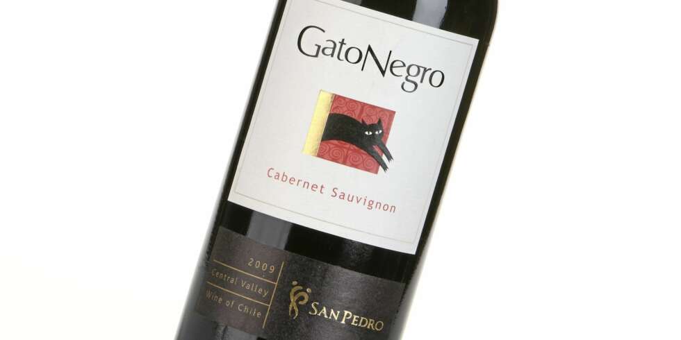 SYNTETISK: Gato Negro Cabernet Sauvignon 2009 har preg av noe syntetisk bærfrukt i duften. SYNTETISK: Gato Negro Cabernet Sauvignon 2009 har preg av noe syntetisk bærfrukt i duften.