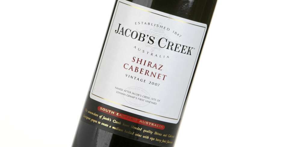 MIDDELS SYRE: Jacob's Creek Shiraz Cabernet 2007 er en rødvin fra Australia med markerte tannier og middels syre. MIDDELS SYRE: Jacob's Creek Shiraz Cabernet 2007 er en rødvin fra Australia med markerte tannier og middels syre.