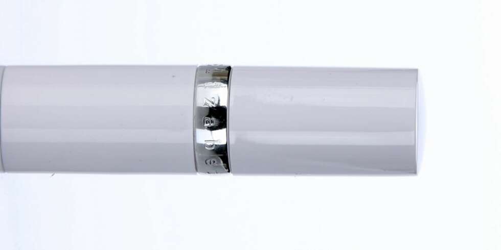 ELIZABETH ARDEN: Pluss for solfaktor. Terningkast 4. ELIZABETH ARDEN: Pluss for solfaktor. Terningkast 4.