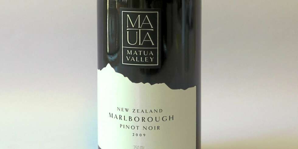 Matua Valley Pinot Noir 2009 Matua Valley Pinot Noir 2009