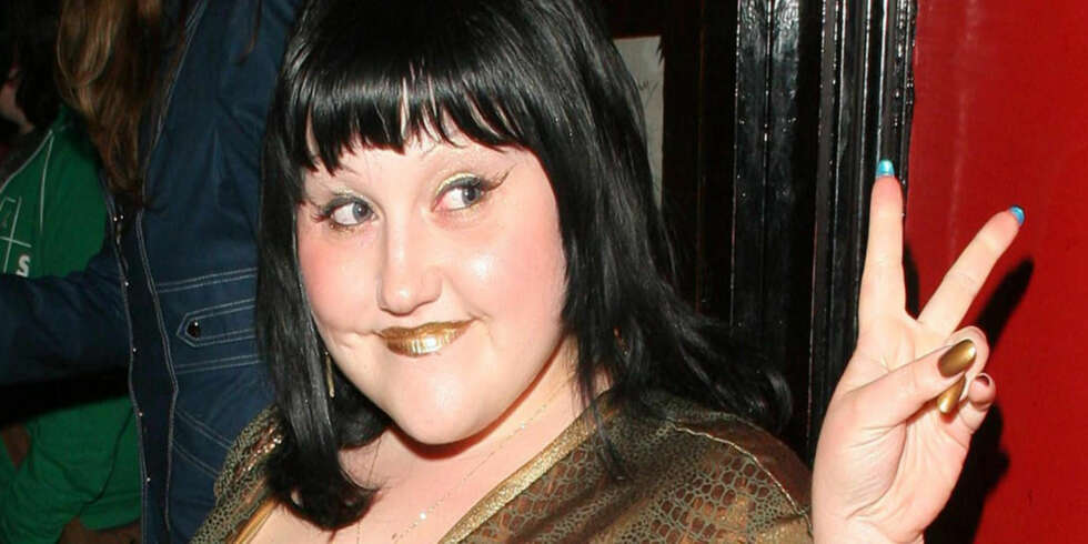 Feit og heit, mener Mona B. Riise om moteikonet Beth Ditto. Feit og heit, mener Mona B. Riise om moteikonet Beth Ditto.