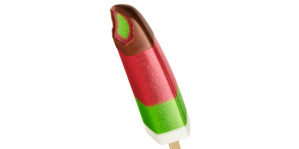 Vinneren av årets is-test. Det var ingenting å utsette på denne nyheten som er en blanding av saft-og vaniljeis. Vinneren av årets is-test. Det var ingenting å utsette på denne nyheten som er en blanding av saft-og vaniljeis.