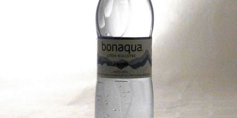 FLASKEVANN: Bonaqua Natural FLASKEVANN: Bonaqua Natural