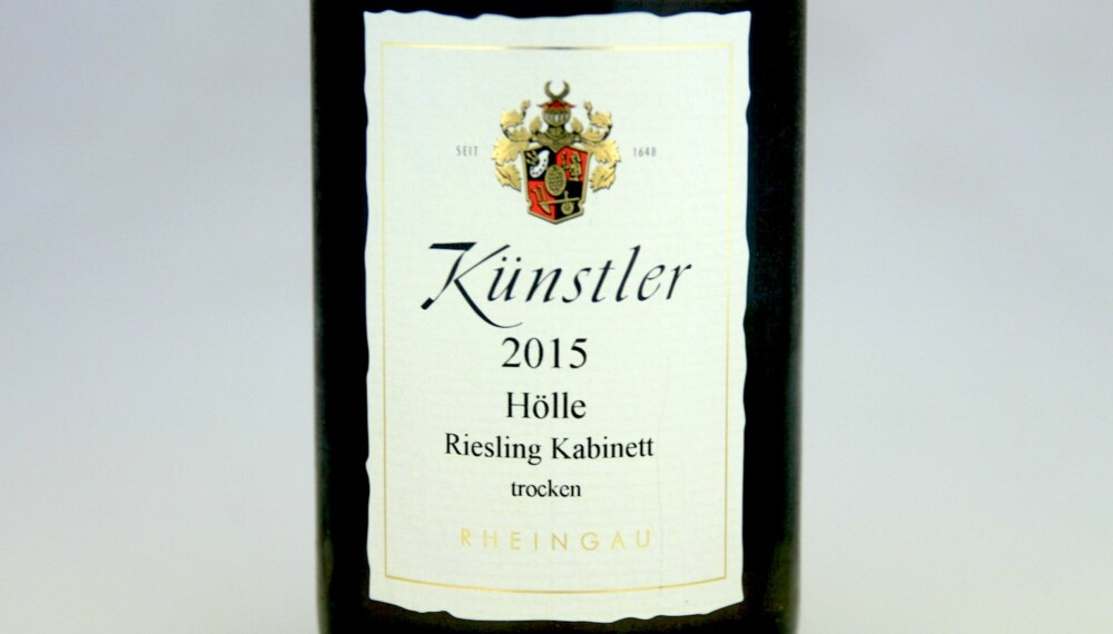 GOD VIN: Künstler Hochheimer Hölle Riesling Kabinett Trocken 2015. GOD VIN: Künstler Hochheimer Hölle Riesling Kabinett Trocken 2015.