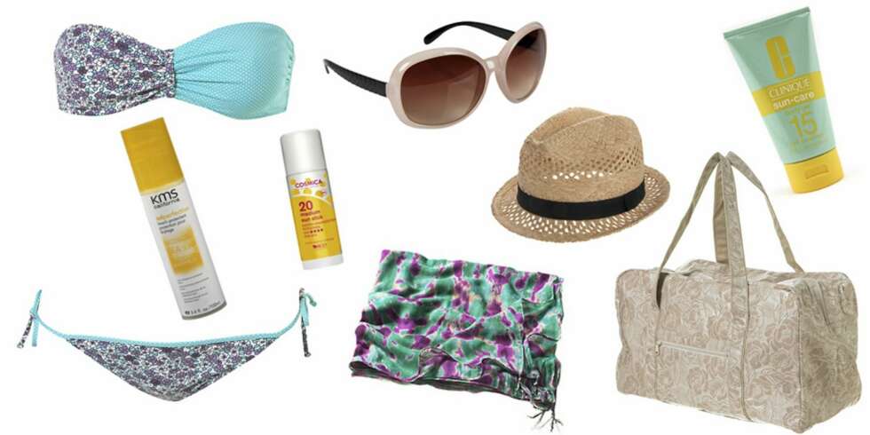 FRA VENSTRE: Bikini fra Topshop (kr 236), KMS California Solperfection Beach Protection (kr 154), Cosmica sunstick (kr 74), solbrille fra Cubus (kr 79), hatt fra Asos (kr 113), sarong fra H&M (kr 129), Clinique Sun-Care Body Gel (kr 171,50) og veske fra Topshop (kr 330). FRA VENSTRE: Bikini fra Topshop (kr 236), KMS California Solperfection Beach Protection (kr 154), Cosmica sunstick (kr 74), solbrille fra Cubus (kr 79), hatt fra Asos (kr 113), sarong fra H&M (kr 129), Clinique Sun-Care Body Gel (kr 171,50) og veske fra Topshop (kr 330).