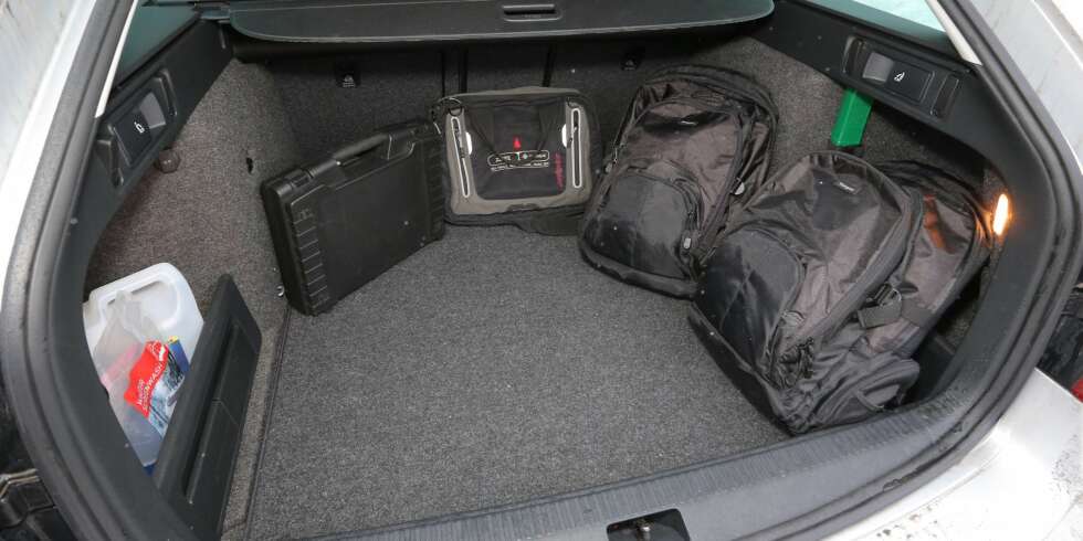 STORT: Bagasjeromsplassen i Skoda Octavia 1,8 TSI 4x4 gjør den til en fullblods familiebil. FOTO: Terje Bjørnsen STORT: Bagasjeromsplassen i Skoda Octavia 1,8 TSI 4x4 gjør den til en fullblods familiebil. FOTO: Terje Bjørnsen