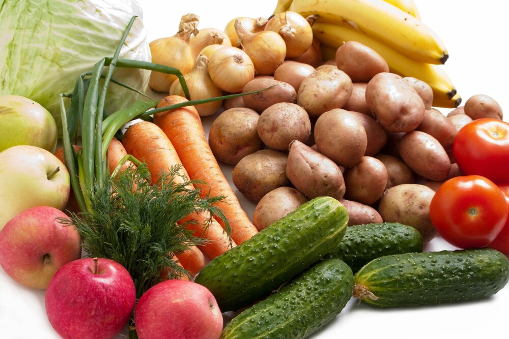 DU ER HVA DU SPISER: Og det er huden din også! Det beste rådet er å få i deg nok antioksidanter som vitamin C og E. FOTO: Colourbox DU ER HVA DU SPISER: Og det er huden din også! Det beste rådet er å få i deg nok antioksidanter som vitamin C og E. FOTO: Colourbox